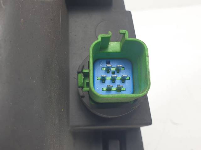 Luz esquerda 6C1113W030DC FORD