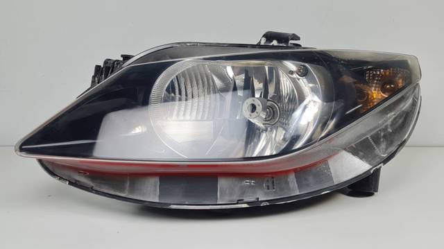 Luz esquerda 6J1941021B VAG