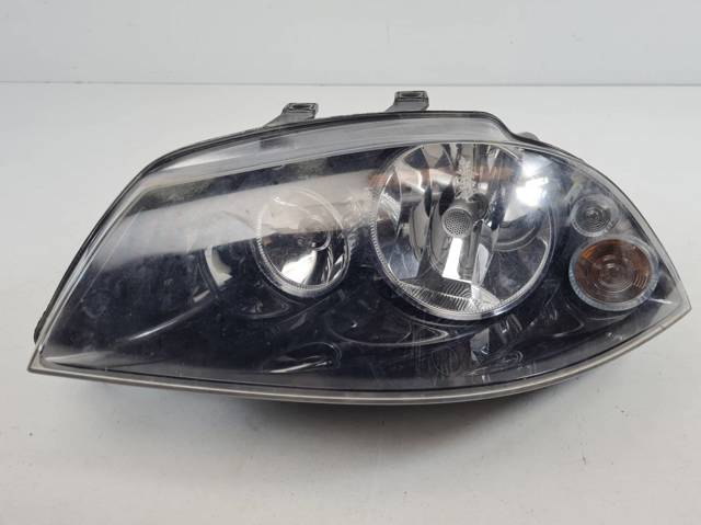 Luz esquerda 6L1941751B VAG