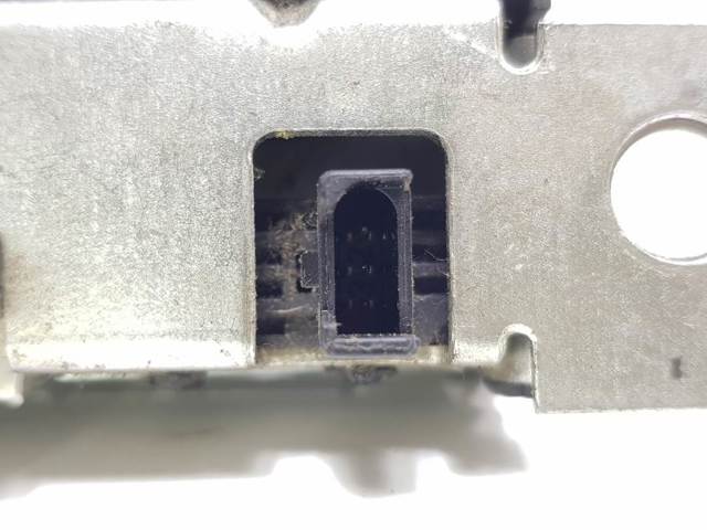 Fecho de tampa de porta-malas (de 3ª/5ª porta traseira) 6L6827505A VAG