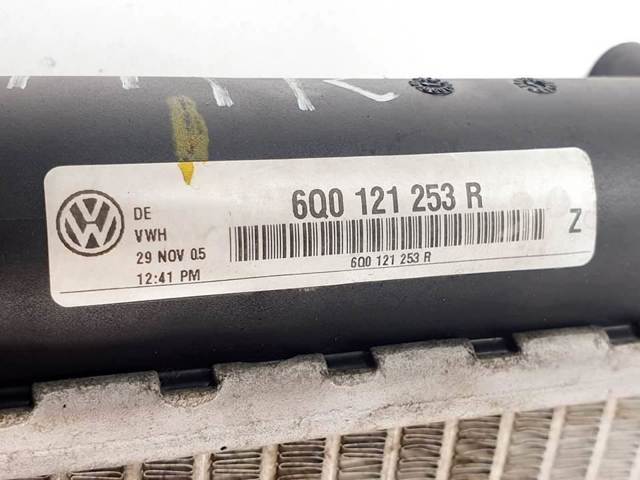 Radiador de esfriamento de motor 6Q0121253R VAG