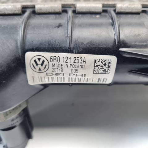 Radiador de esfriamento de motor 6R0121253A VAG