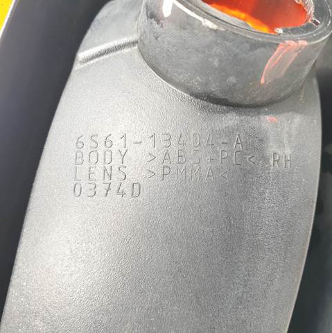 Lanterna traseira direita 6S6113404A FORD
