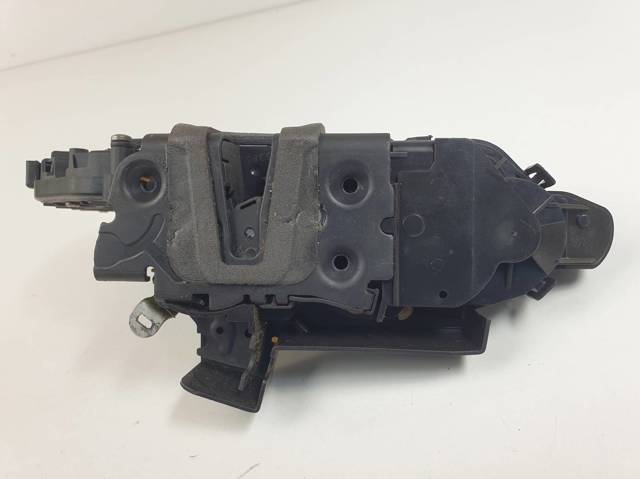 Fecho da porta traseira direita 6W8A21812GD LAND ROVER