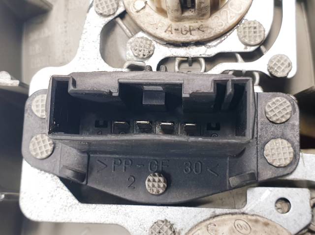 Lanterna traseira esquerda externa 7164475 BMW