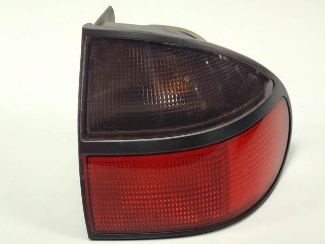 Lanterna traseira direita 7700820051 RENAULT