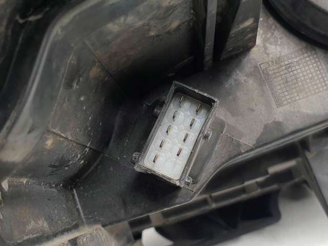 Luz esquerda 7701054660 RENAULT