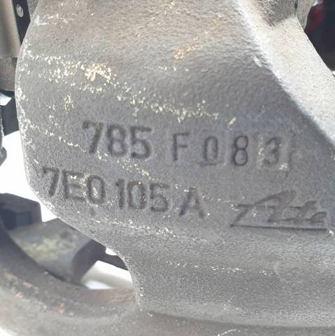 Suporte do freio dianteiro esquerdo 7E0105A VAG