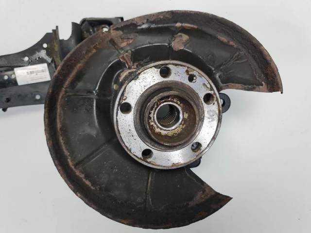 Braço oscilante (tração) longitudinal inferior direito de suspensão traseira 7G915A968VAE VOLVO