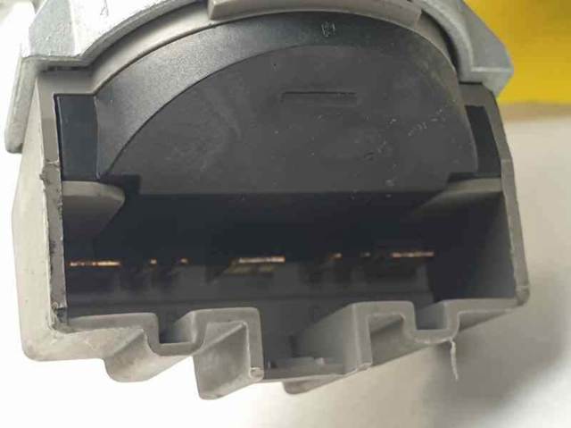 Cilindro traseiro do freio de rodas de trabalho 7G9N3C529AJ FORD