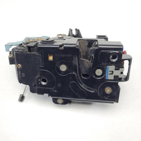 Fecho da porta traseira esquerda 7L0839015 VAG