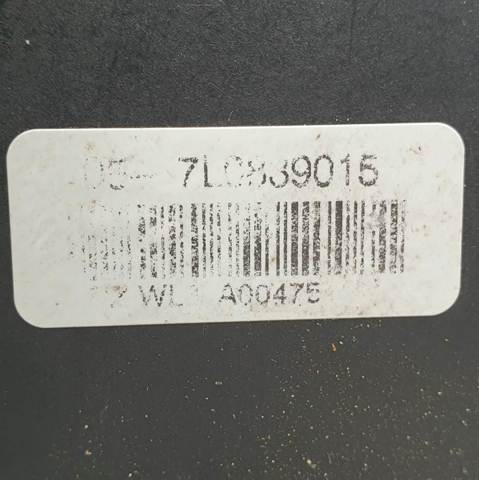 Fecho da porta traseira esquerda 7L0839015A VAG