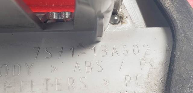 Lanterna traseira direita interna 7S7113A602A FORD