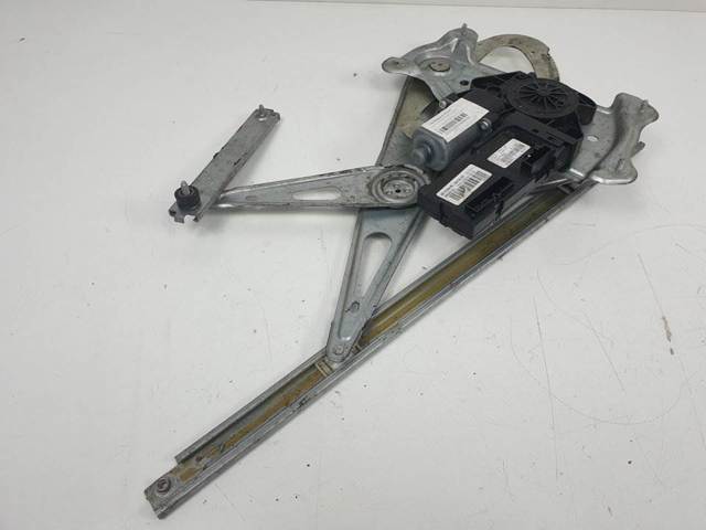 Motor de acionamento de vidro da porta dianteira esquerda 807310246R RENAULT