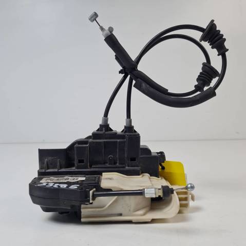 Fecho da porta dianteira esquerda 813102L020 HYUNDAI