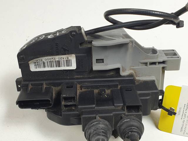 Fecho da porta traseira direita 814202L000 HYUNDAI