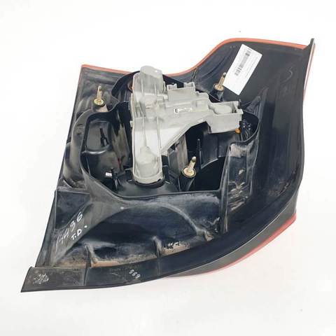 Lanterna traseira direita 8155002301 TOYOTA