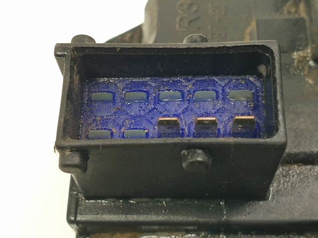 Fecho da porta dianteira direita 8200008248 OPEL