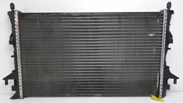 Radiador de esfriamento de motor 8200008764C RENAULT