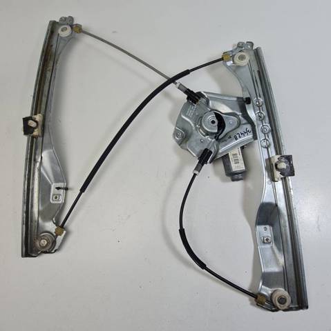 Mecanismo de acionamento de vidro da porta dianteira direita 8200291147 RENAULT