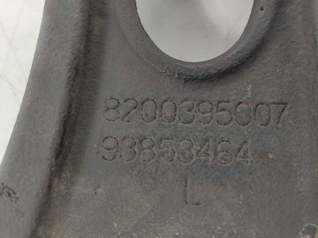 Braço oscilante inferior esquerdo de suspensão dianteira 8200395007 OPEL