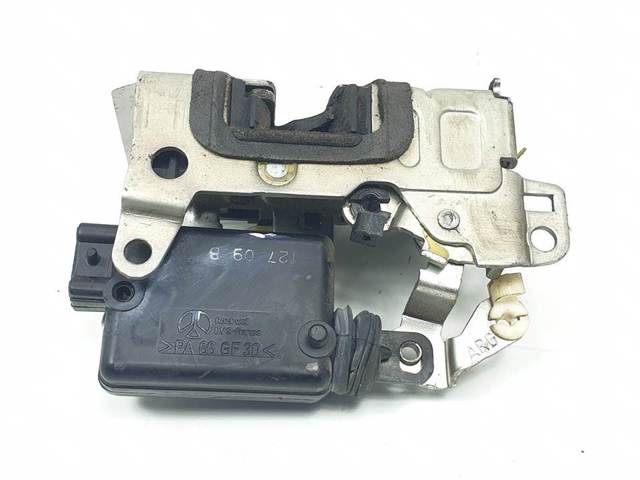 Fecho da porta traseira esquerda 8200735248 RENAULT