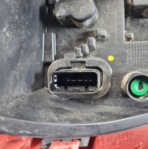 Lanterna traseira direita 8200886946 RENAULT
