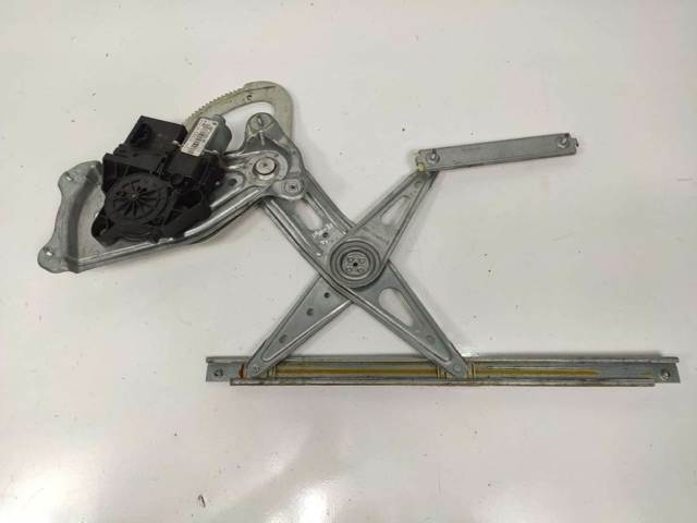 Motor de acionamento de vidro da porta traseira esquerda 827310004R RENAULT
