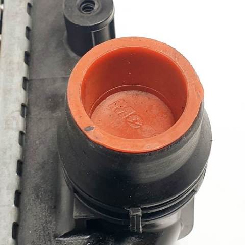Radiador de esfriamento de motor 872272S VAG