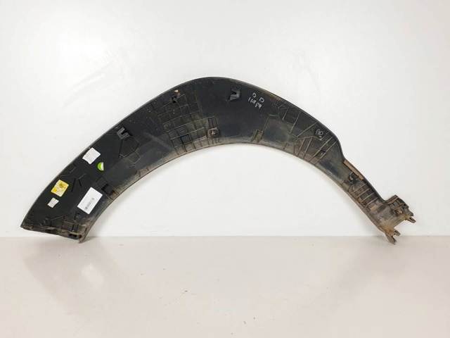 Expansor (placa sobreposta) de arco do pára-lama dianteiro direito 87712J9000 HYUNDAI