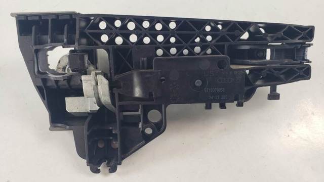 Suporte de maçaneta externa da porta dianteira esquerda 8T1837885B VAG