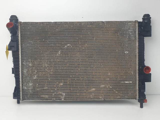 Radiador de esfriamento de motor 8V618005CA FORD