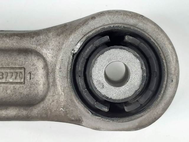 Braço oscilante inferior esquerdo de suspensão dianteira 8W0407155A VAG