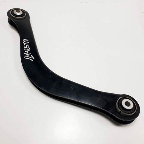 Braço oscilante superior direito de suspensão traseira 8W0505398F VAG