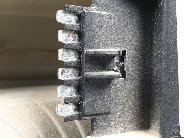 Lanterna traseira direita 90568049 OPEL