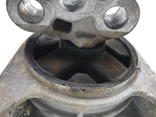 Coxim (suporte) direito de motor 90575772 OPEL