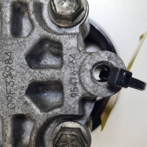 Bomba da Direção hidrâulica assistida 95476164 OPEL