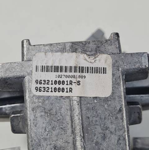 963210001R Renault (RVI)
