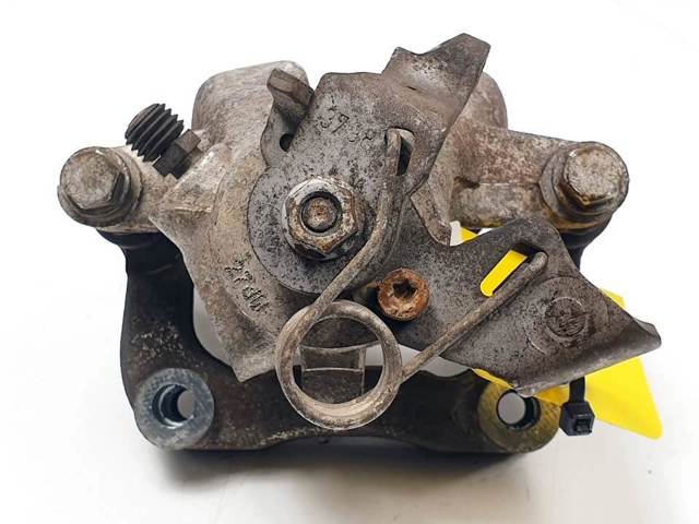 Suporte do freio traseiro direito 9670366080 PEUGEOT