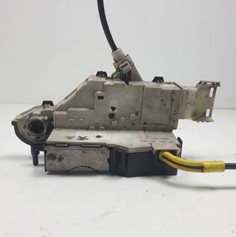 Fecho da porta traseira direita batente 9681336180 PEUGEOT