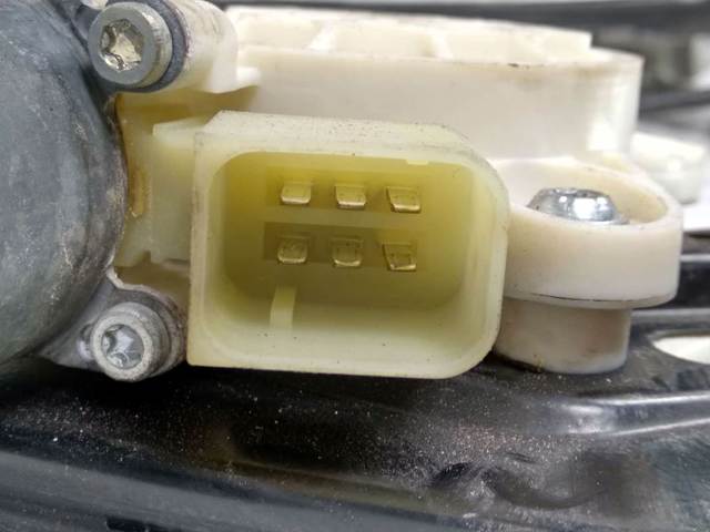 Motor de acionamento de vidro da porta dianteira direita 993627101 MERCEDES