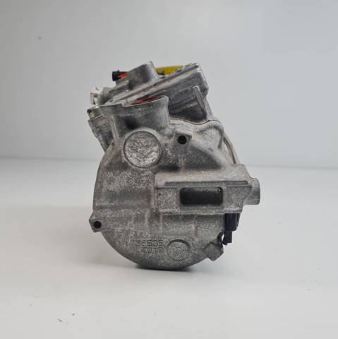 Compressor de aparelho de ar condicionado A0008304400 MERCEDES