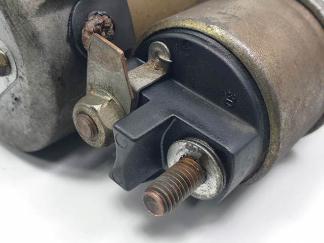 Motor de arranco A0051512601 MERCEDES
