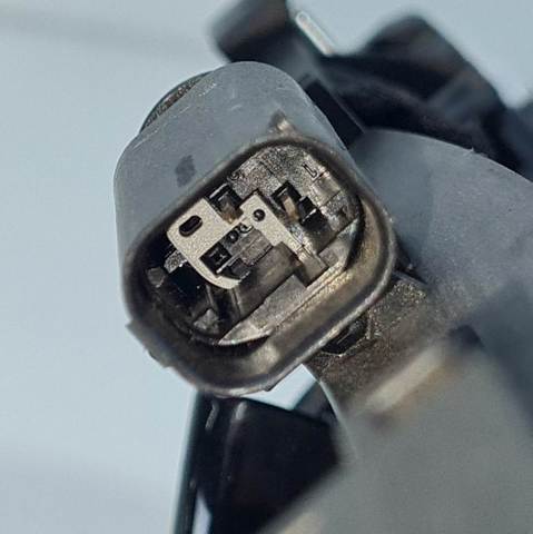 Suporte de maçaneta externa da porta traseira esquerda A2047602534 MERCEDES