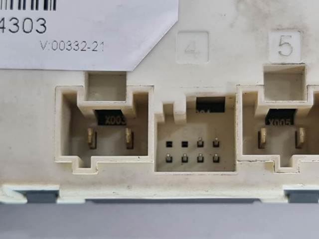 Módulo de direção (Centralina eletrônica) de abertura de tampa de porta-malas (de 3ª/5ª porta traseira) A2048702826 MERCEDES