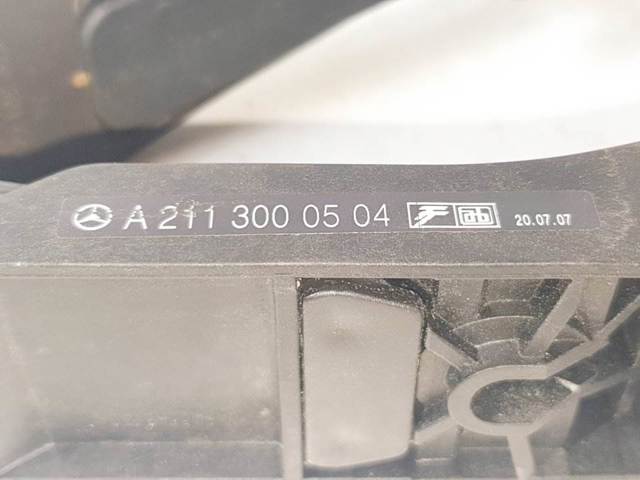 Pedal de gás (de acelerador) A2113000504 MERCEDES