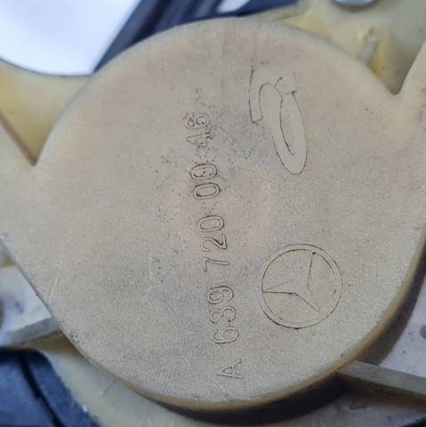 Mecanismo de acionamento de vidro da porta dianteira esquerda A6397200046 MERCEDES