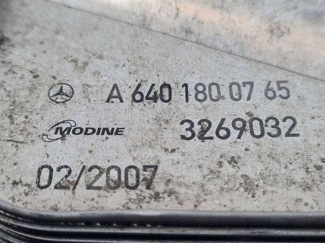 Radiador de óleo (frigorífico), debaixo de filtro A6401800765 MERCEDES