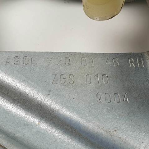 Mecanismo de acionamento de vidro da porta dianteira direita A9067200146 MERCEDES