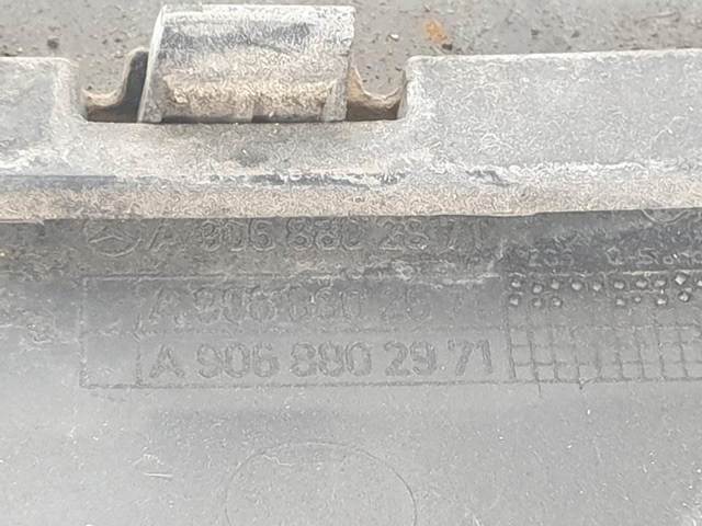 Pára-choque traseiro, parte direita A9068802371 MERCEDES